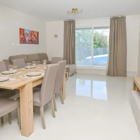 Quaint, Ground Floor 2 Bed 2 Bath - Close To St Julians Swieqi And Sliema * Pembroke