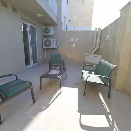 Quaint, Ground Floor 2 Bed 2 Bath - Close To St Julians Swieqi And Sliema Daire Pembroke