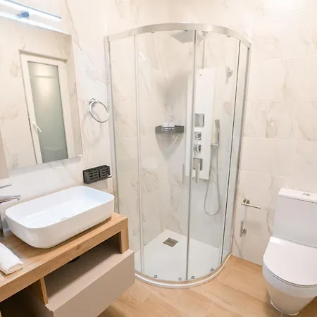 Quaint, Ground Floor 2 Bed 2 Bath - Close To St Julians Swieqi And Sliema Appartement *